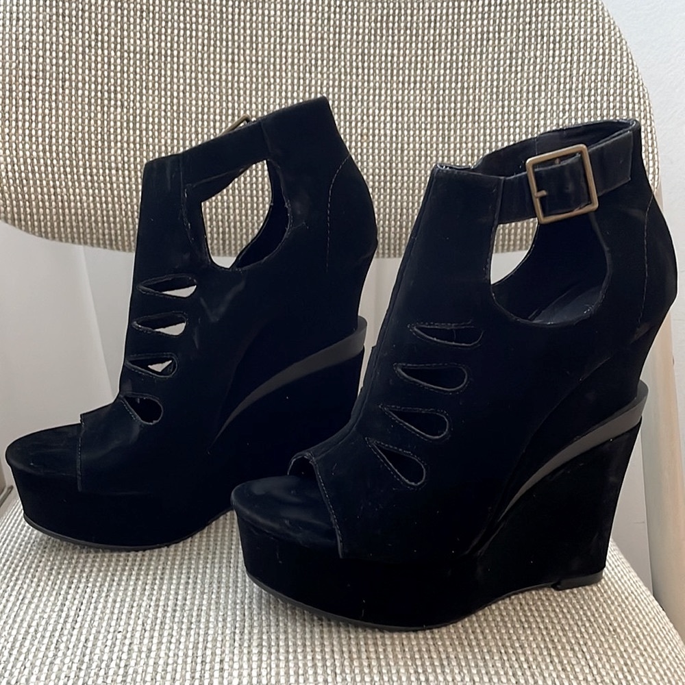 NWOT Michael Antonio Studio, Black wedge booties, Size 7.5